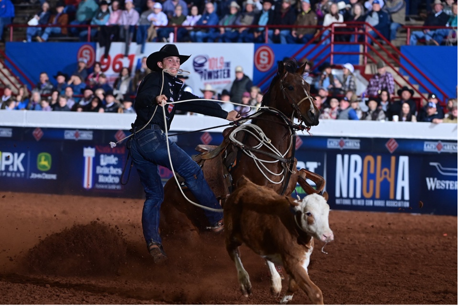 Brushton Minton Brushton Minton, California tie-down roper, competing with healthy horses - Renovo Equine, Equine Regenerative Medicine